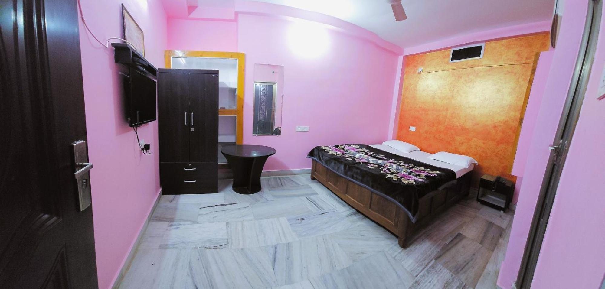 Banjara House Hostel พาราณสี ภายนอก รูปภาพ